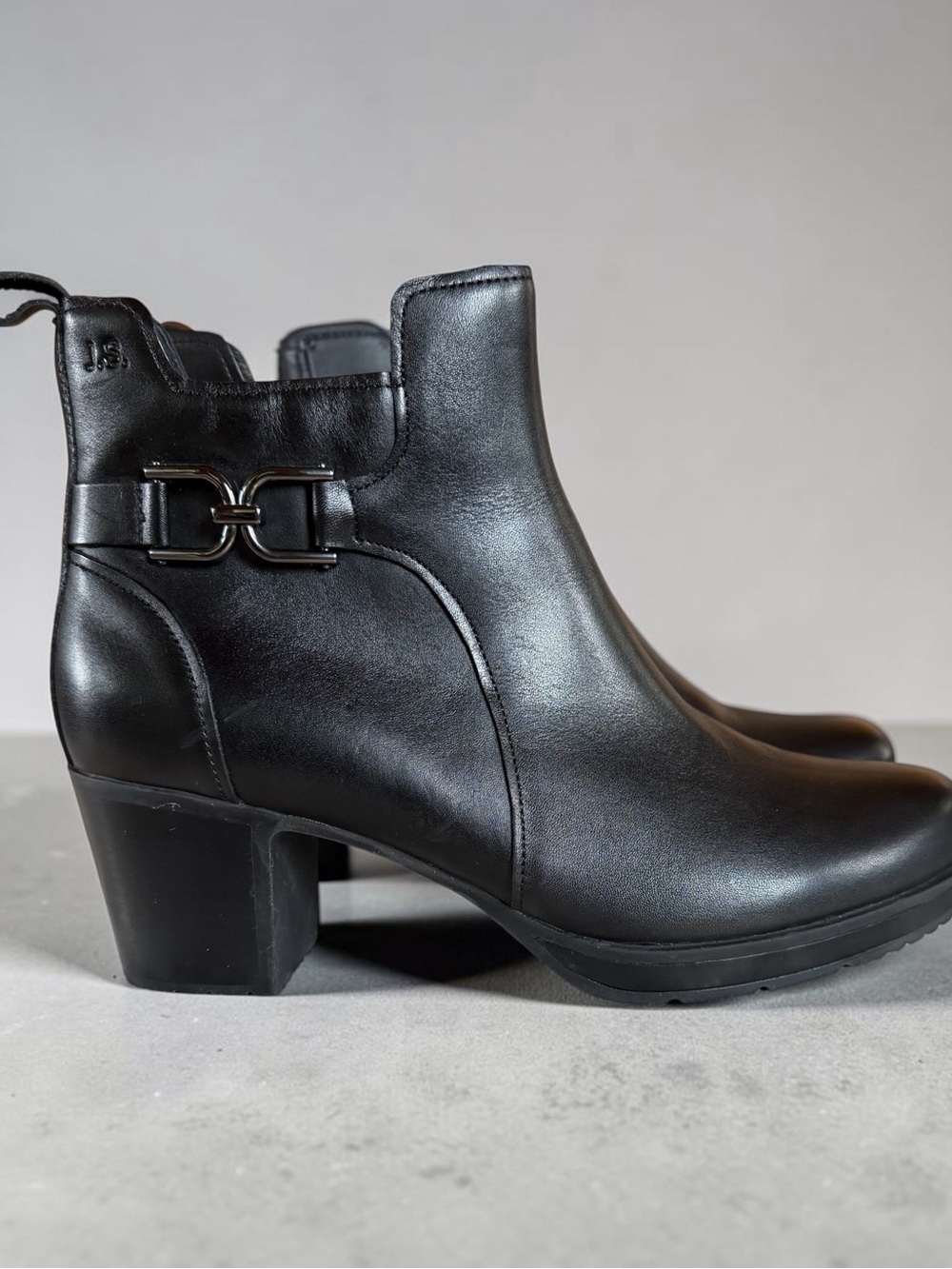 Josef Seibel Black Leather Gloria 04 Ankle Boots Size 9/40